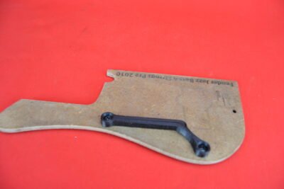 Thumb rest for Fender Jazz 4 pre 2010 (M-3)