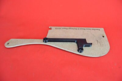 Thumb rest for Fender Jazz V post 2010 (M-8)