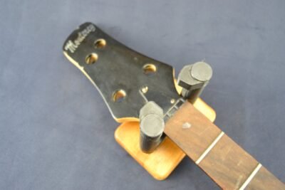 Guitar wall mount - Plastic/Wood model