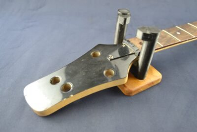 Guitar wall mount - Plastic/Wood model