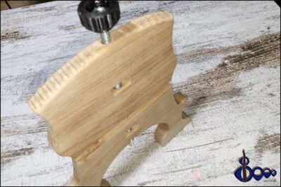 Double bass strings lifter/ holder