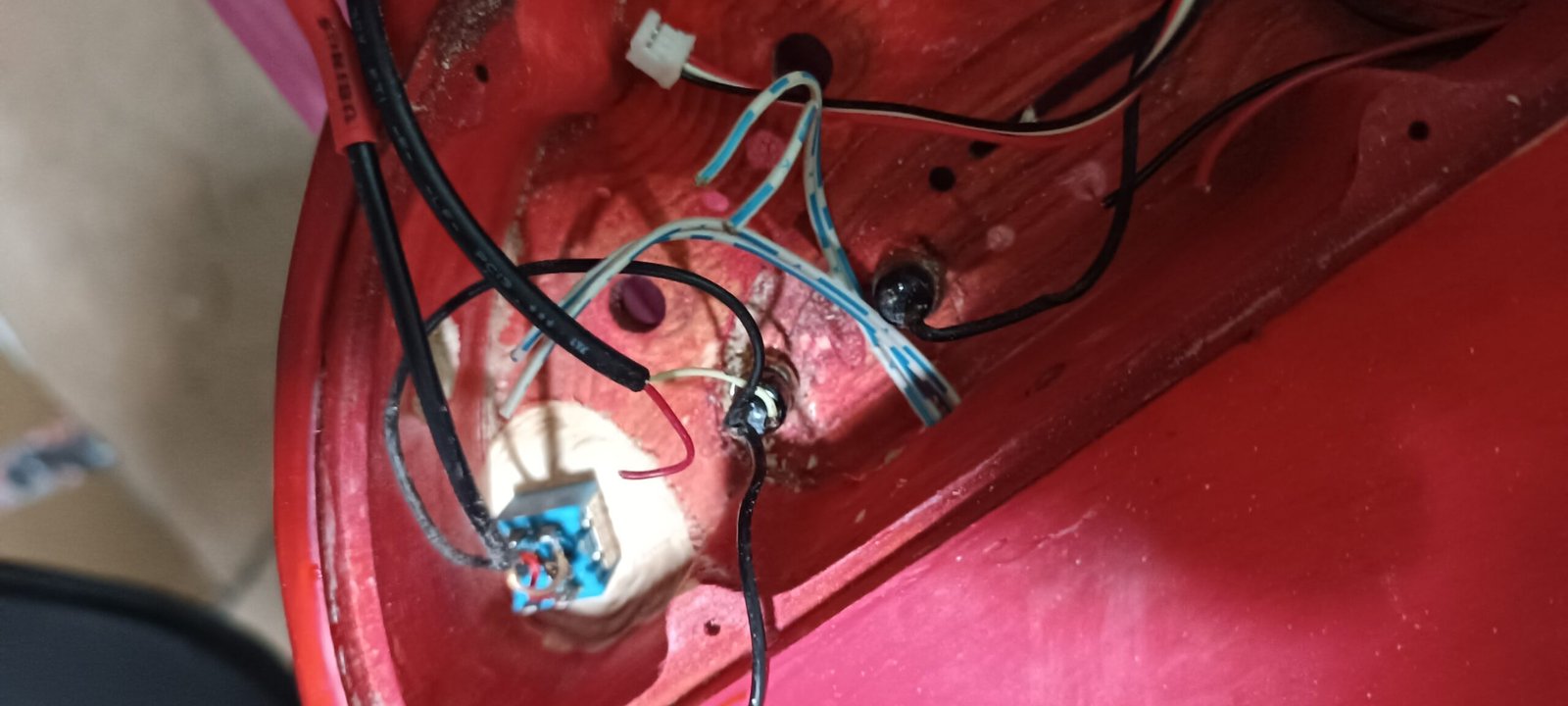 Stingray Bass Build – Custom Bass Guitar Project with Roland GK3 27 Shielding cavities