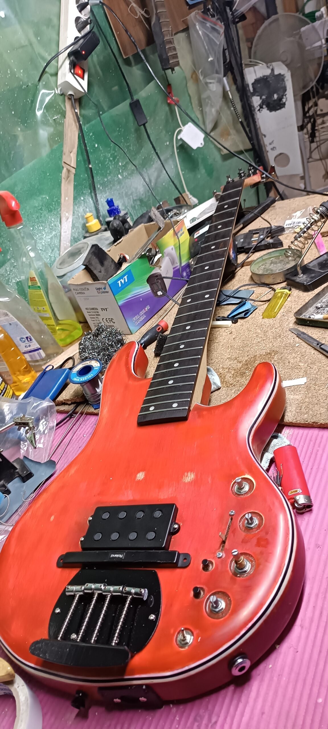 Stingray Bass Build – Custom Bass Guitar Project with Roland GK3 20 Neck test fit