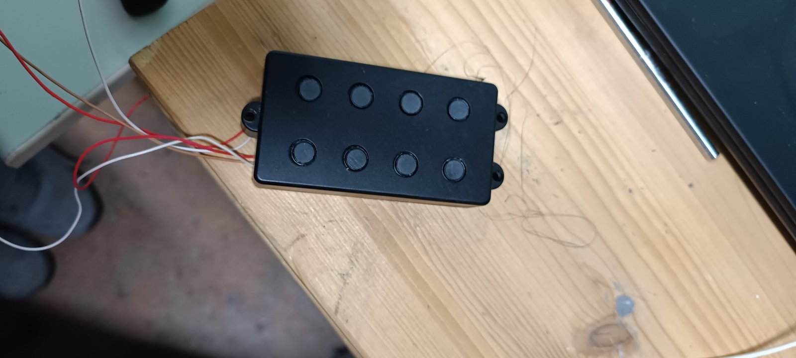 Stingray Bass Build – Custom Bass Guitar Project with Roland GK3 16 Pickup inspection